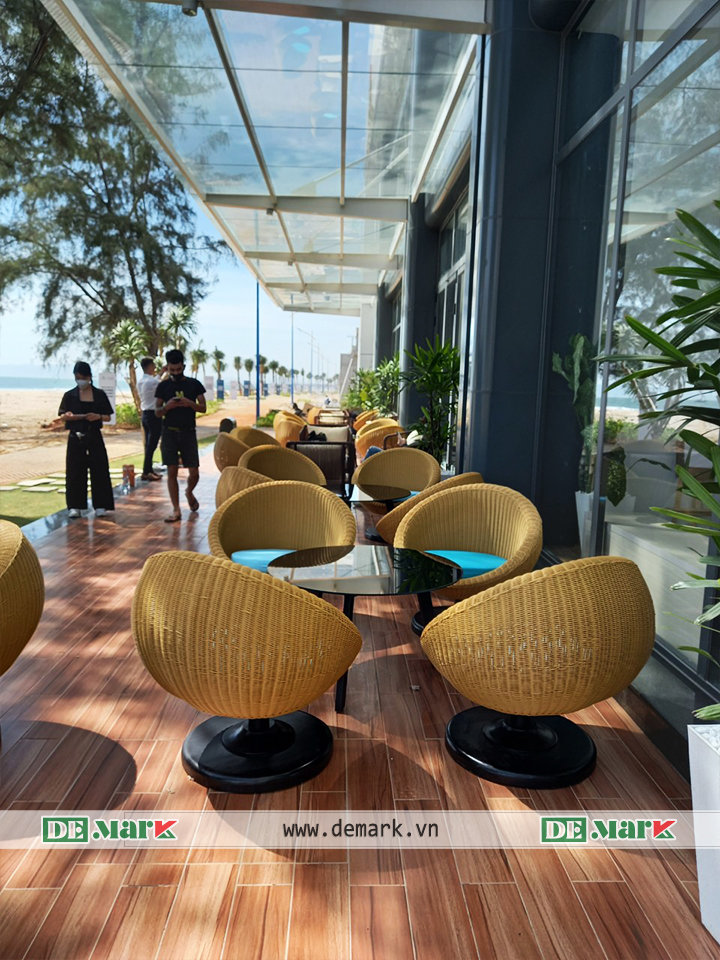 Sale Gallery Charm Resort Hồ Tràm Chọn Minh Thy Furniture cung cấp Bàn Ghế Giả Mây, Sofa Mây Nhựa