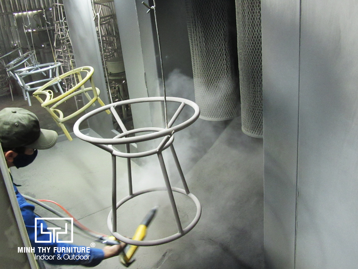 Sản xuất bàn cafe mây nhựa với số lượng lớn