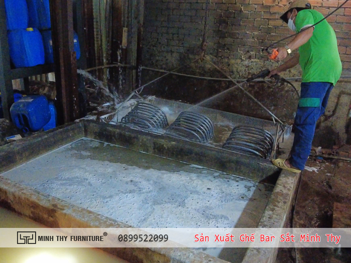 sản xuất Ghế sắt quầy bar ngoài trời