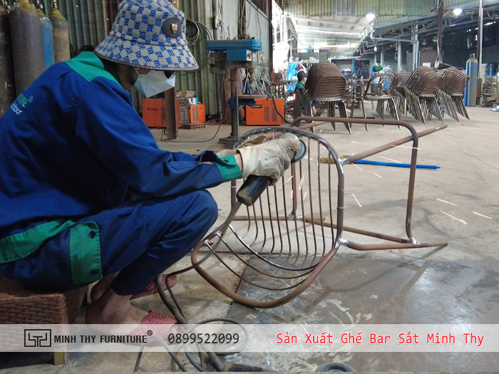sản xuất Ghế sắt quầy bar ngoài trời