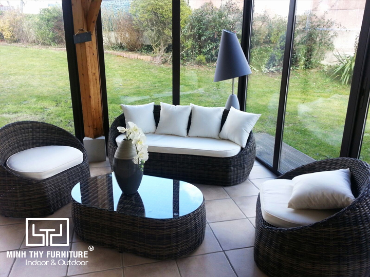 Sofa mây nhựa phòng khách khắc họa thêm màu sắc cho không gian sống