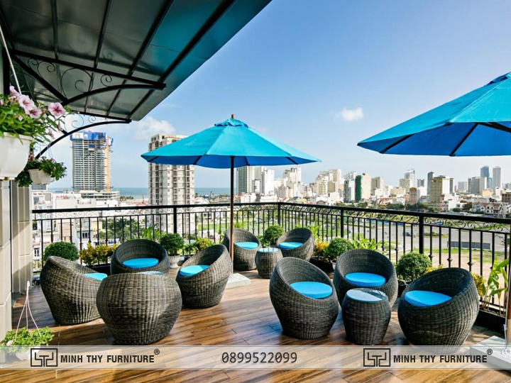 Tiếp khách bên ban công view ngắm cảnh toàn thành phố