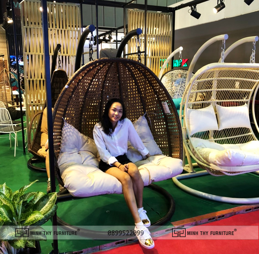 Xích Đu Nhựa Giả Mây