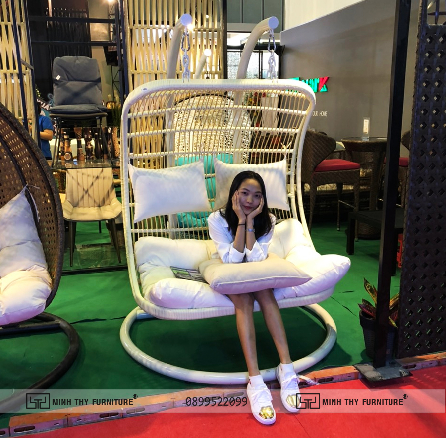 Xích Đu Nhựa Giả Mây