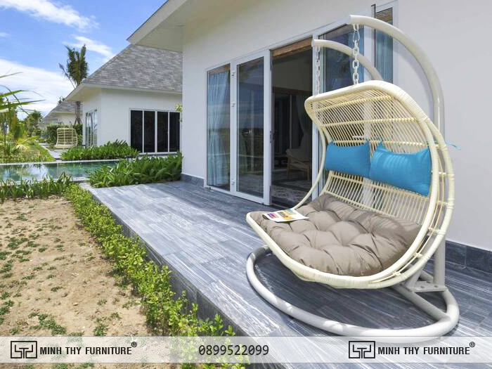 xích đu đôi ngoài trời