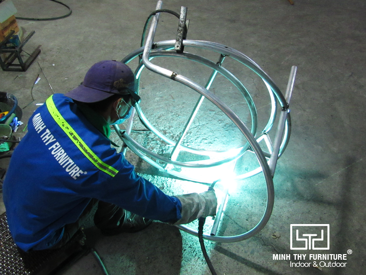 Xưởng cơ khí sản xuất khung ghế giả mây