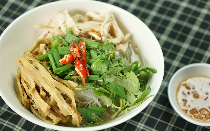 Cách nấu miến măng gà đãi cả nhà ngày cuối tuần