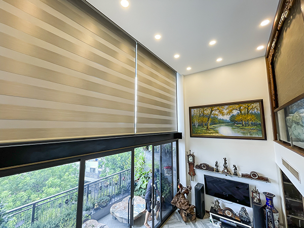 1. Rèm cầu vồng phòng khách tại Hà Nội