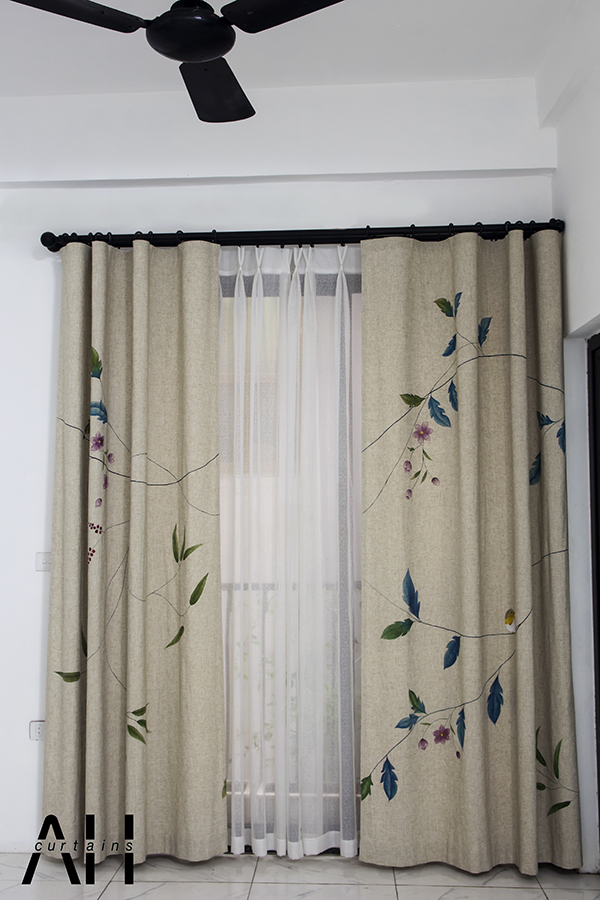 Rèm vải linen tự nhiên với họa tiết vẽ thủ công