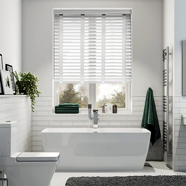 vệ sinh rèm sáo gỗ rèm cửa AH