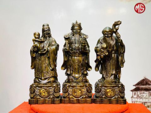 Trưng bày tượng ở những vị trí sáng sủa và sang trọng