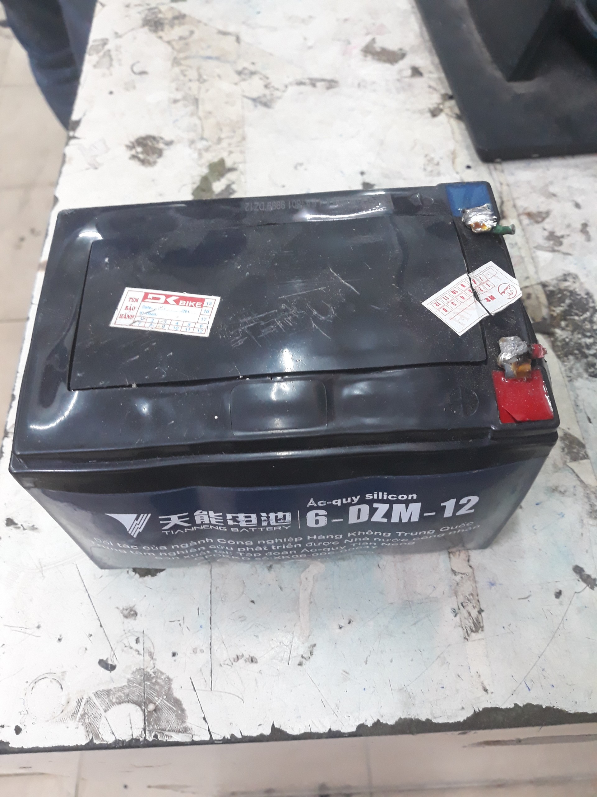 ắc quy đã bị phồng