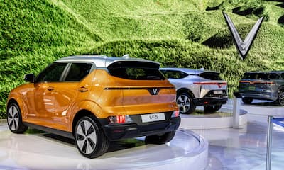 Đuôi xe VF5 nêu bật thương hiệu Vin - Việt Nam