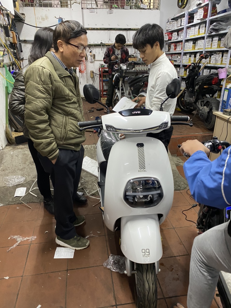 Xe máy điện gogoro JVC royal