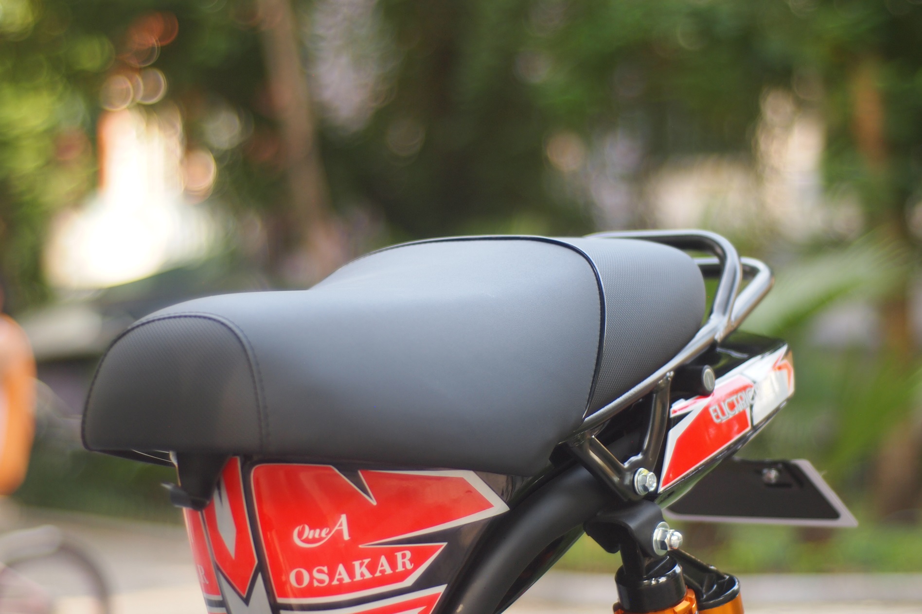 Yên xe không quá cao