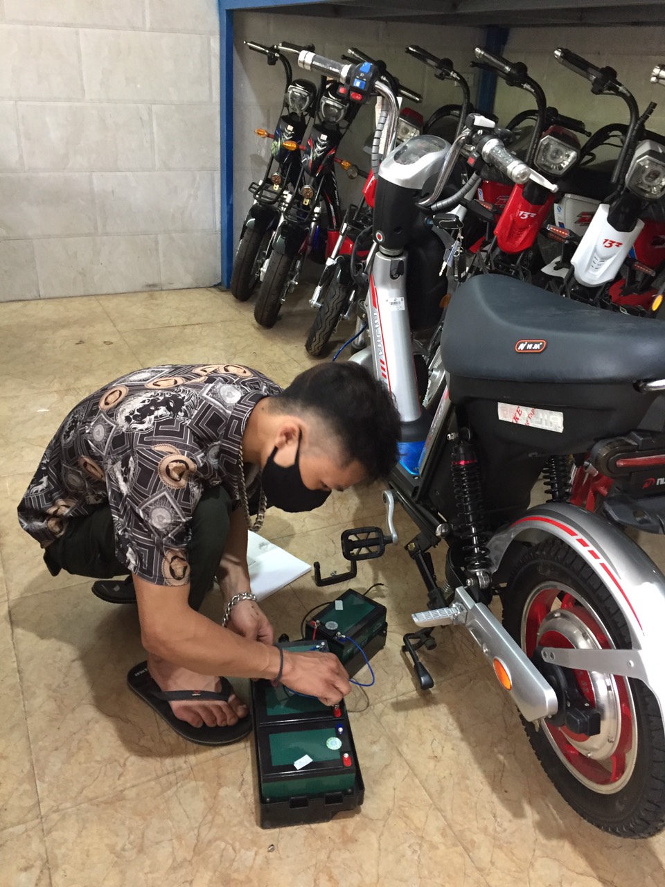 thay ắc quy xe điện