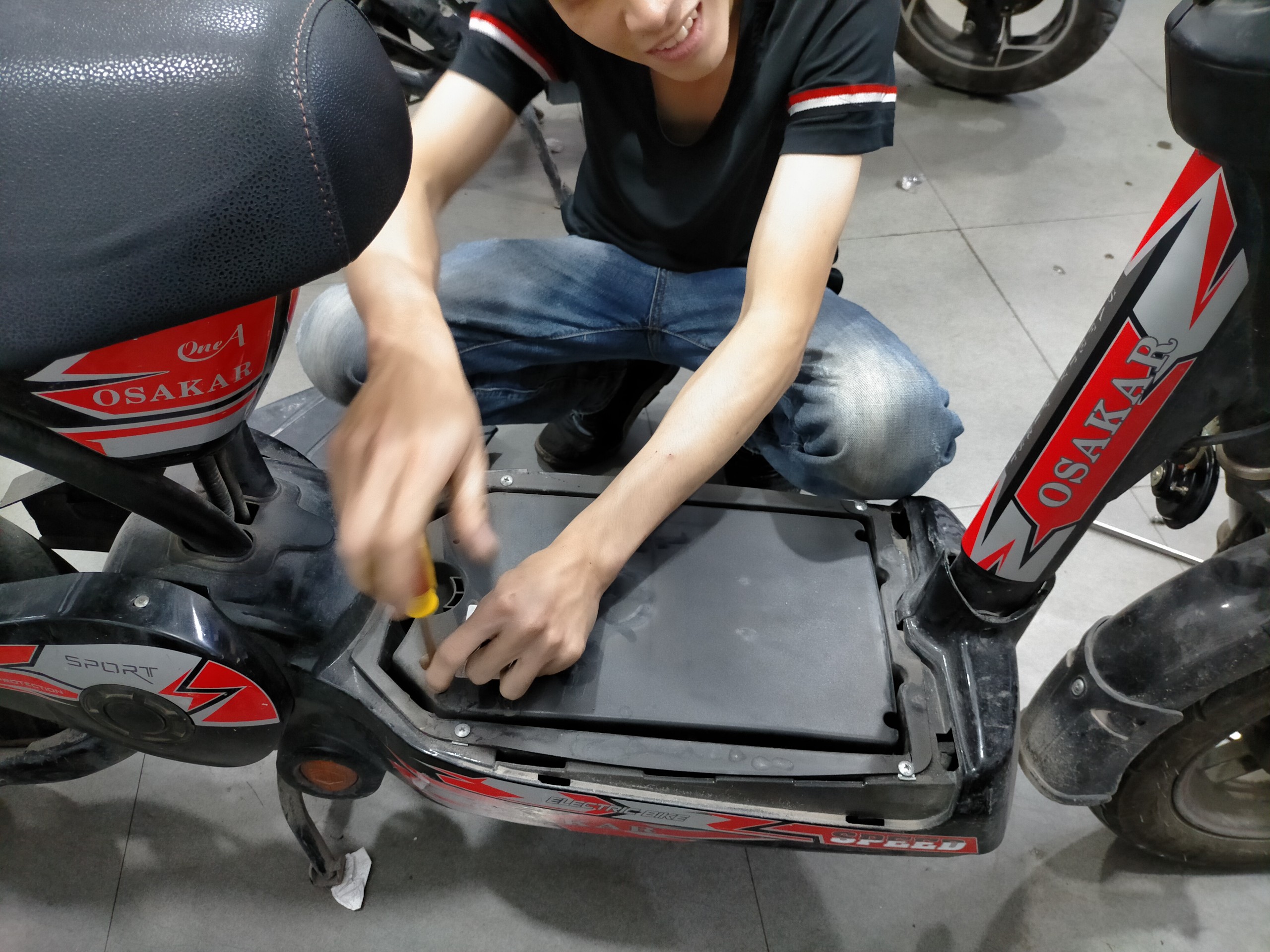 thay ắc quy xe điện