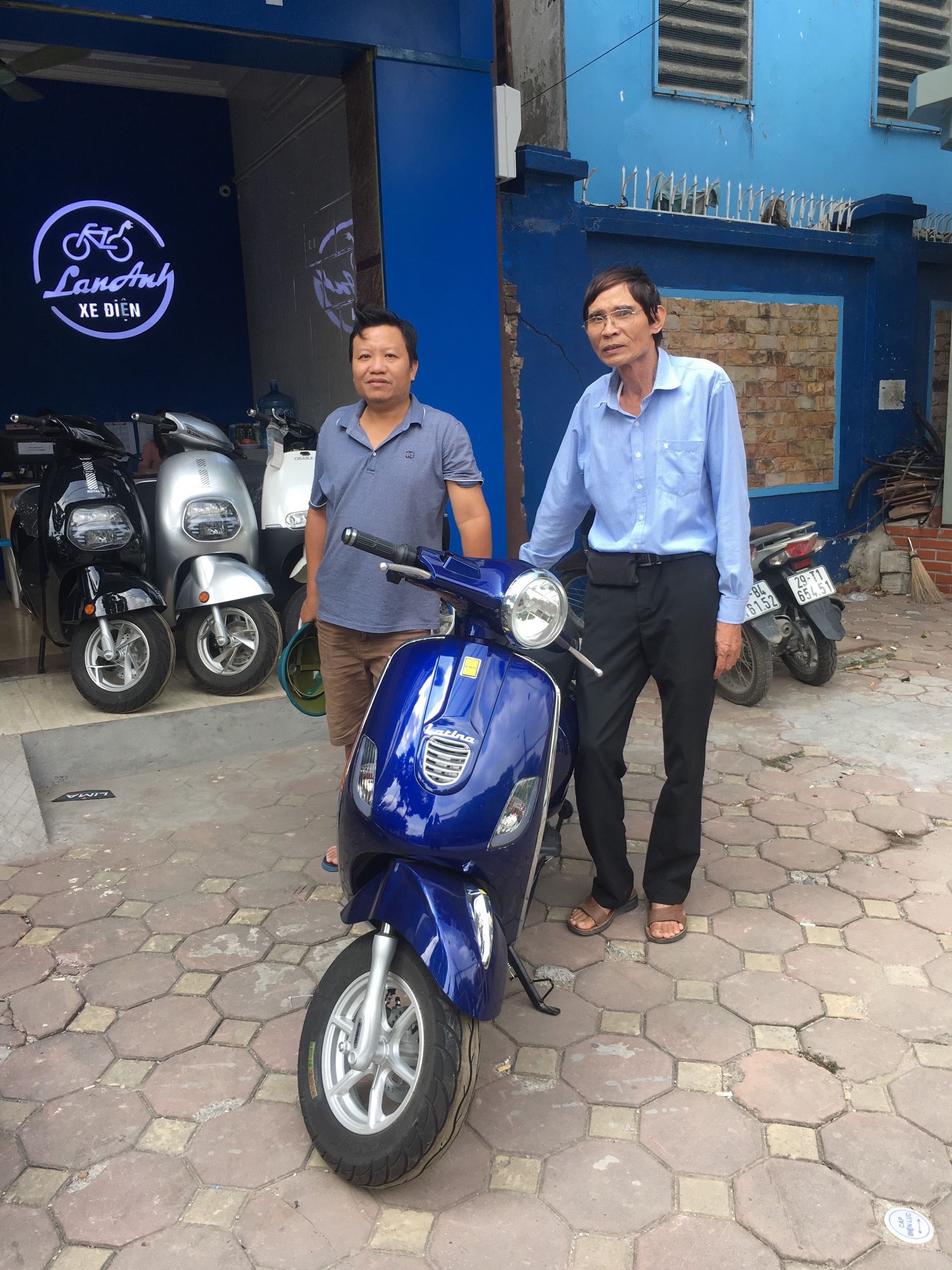 Xe máy điện Vespa Latina S