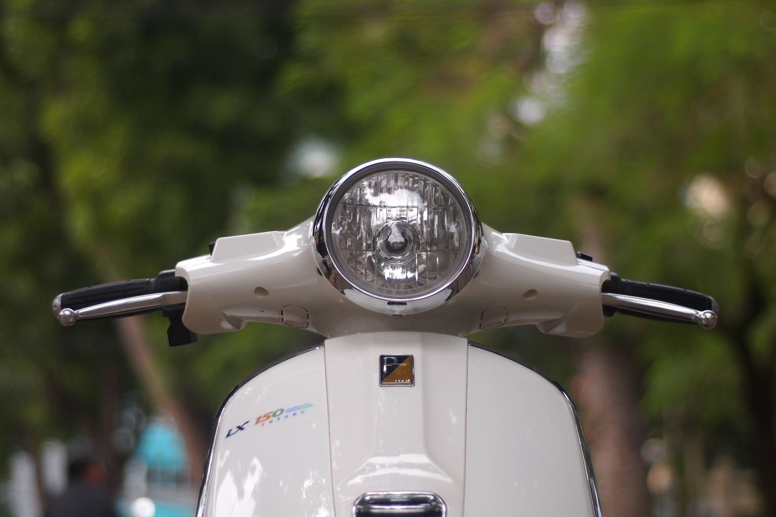 xe máy điện Vespa LX150