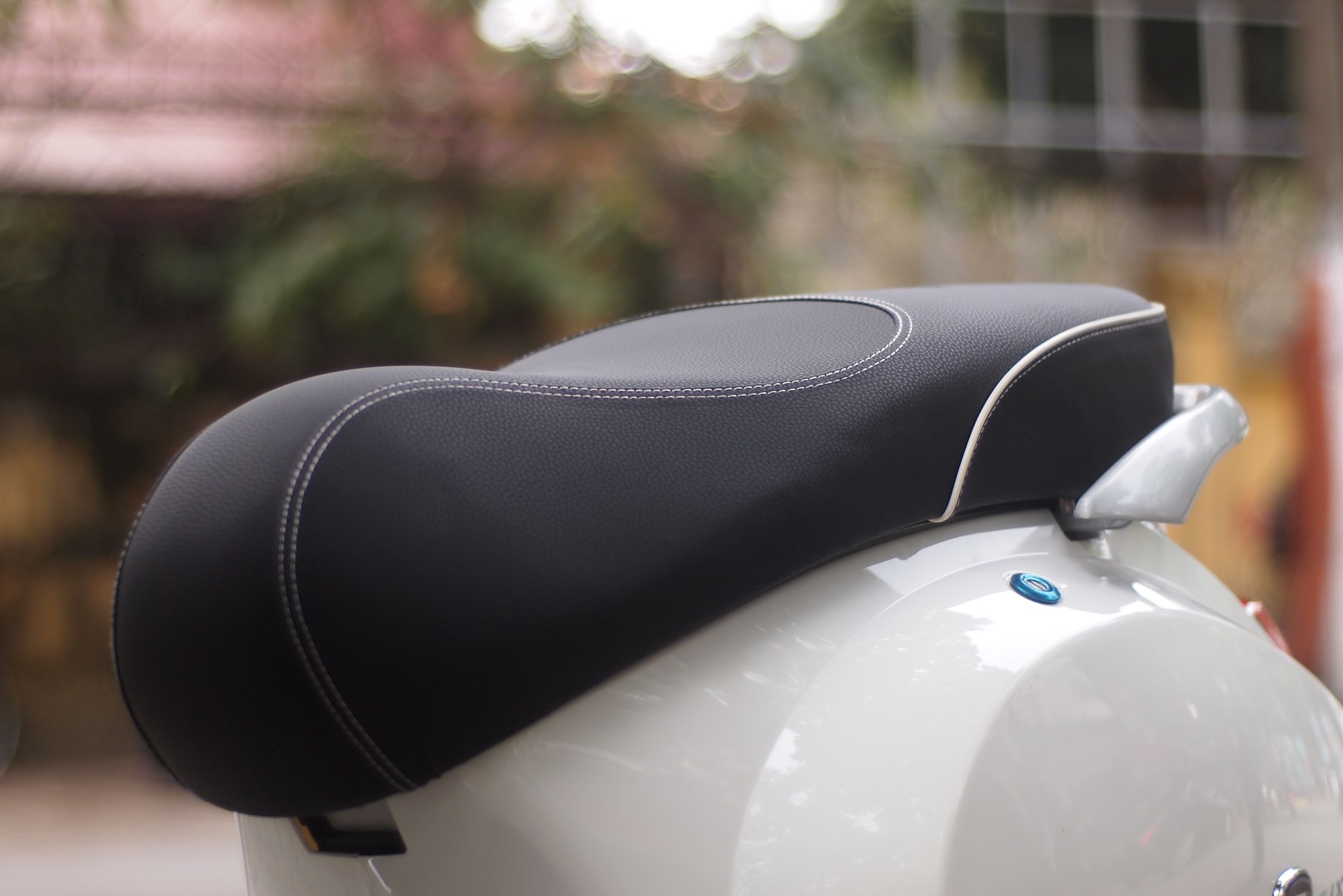 Vespa LX 150 điện