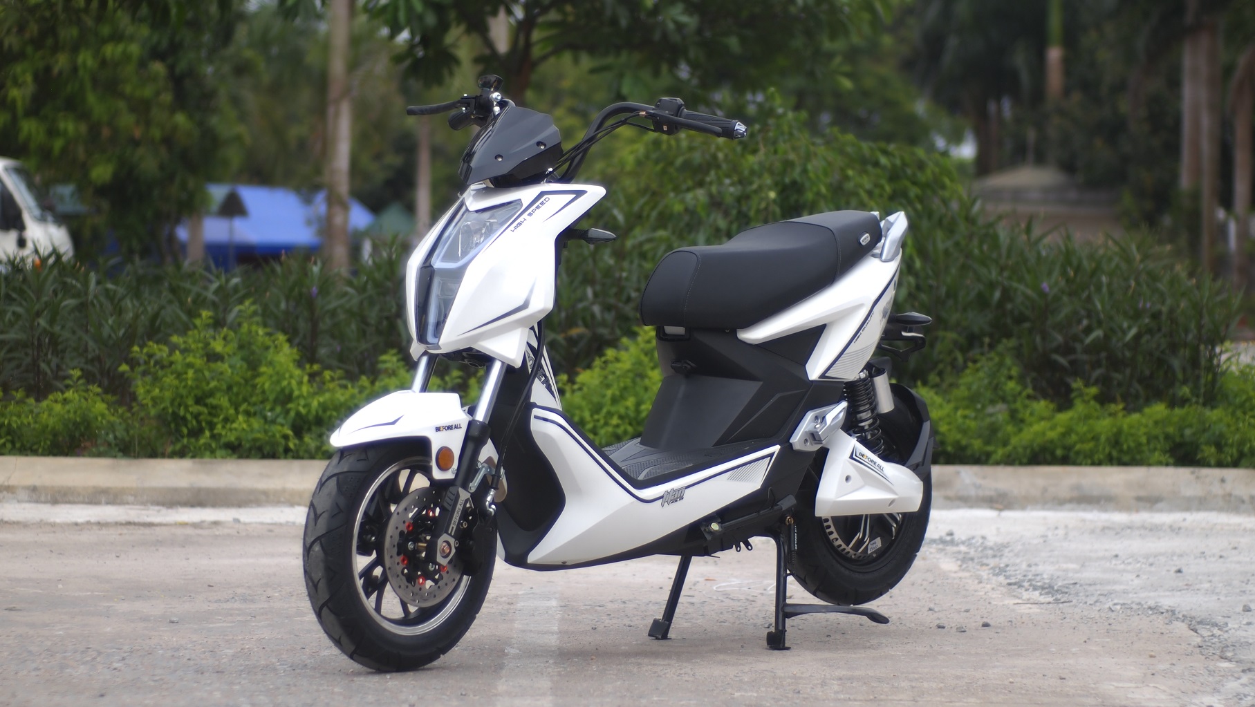 Xe máy điện Jeek Titan