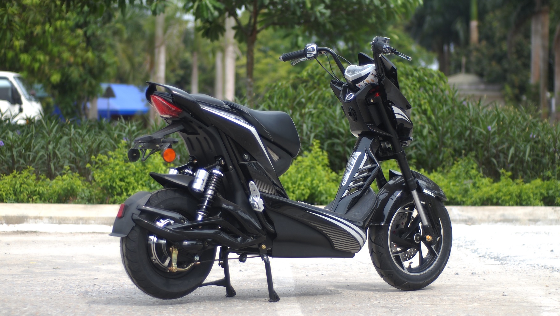 Xe máy điện Jeek Batman