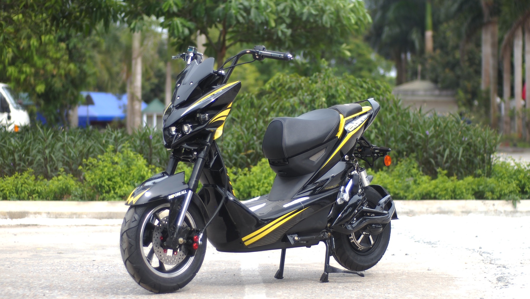 Xe máy điện Jeek Titan