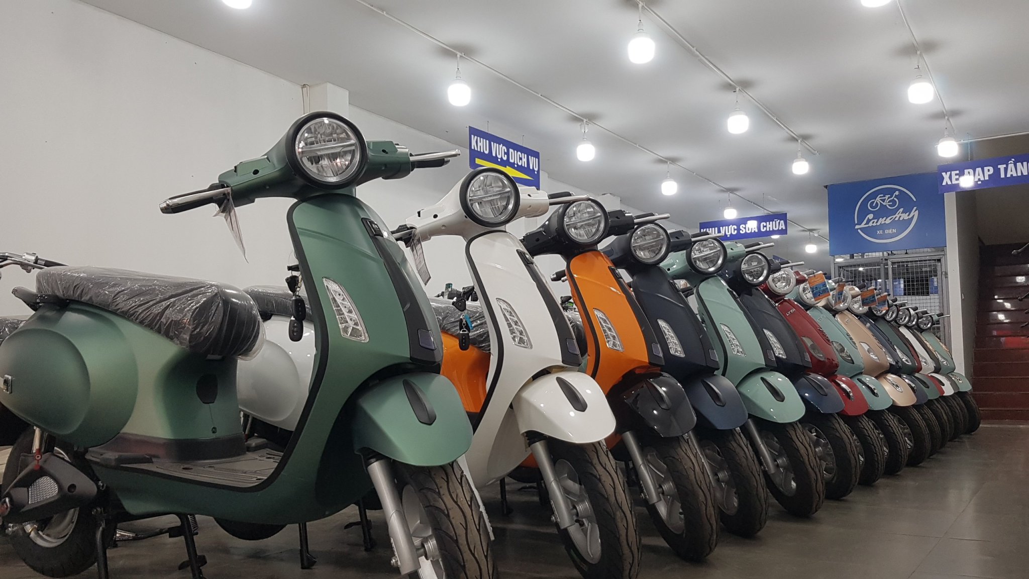 xe máy điện vespa - Xe điện Lan Anh