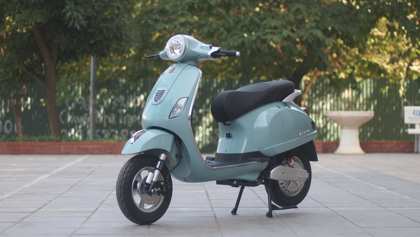 xe máy điện Vespa xanh ngọc nữ tính