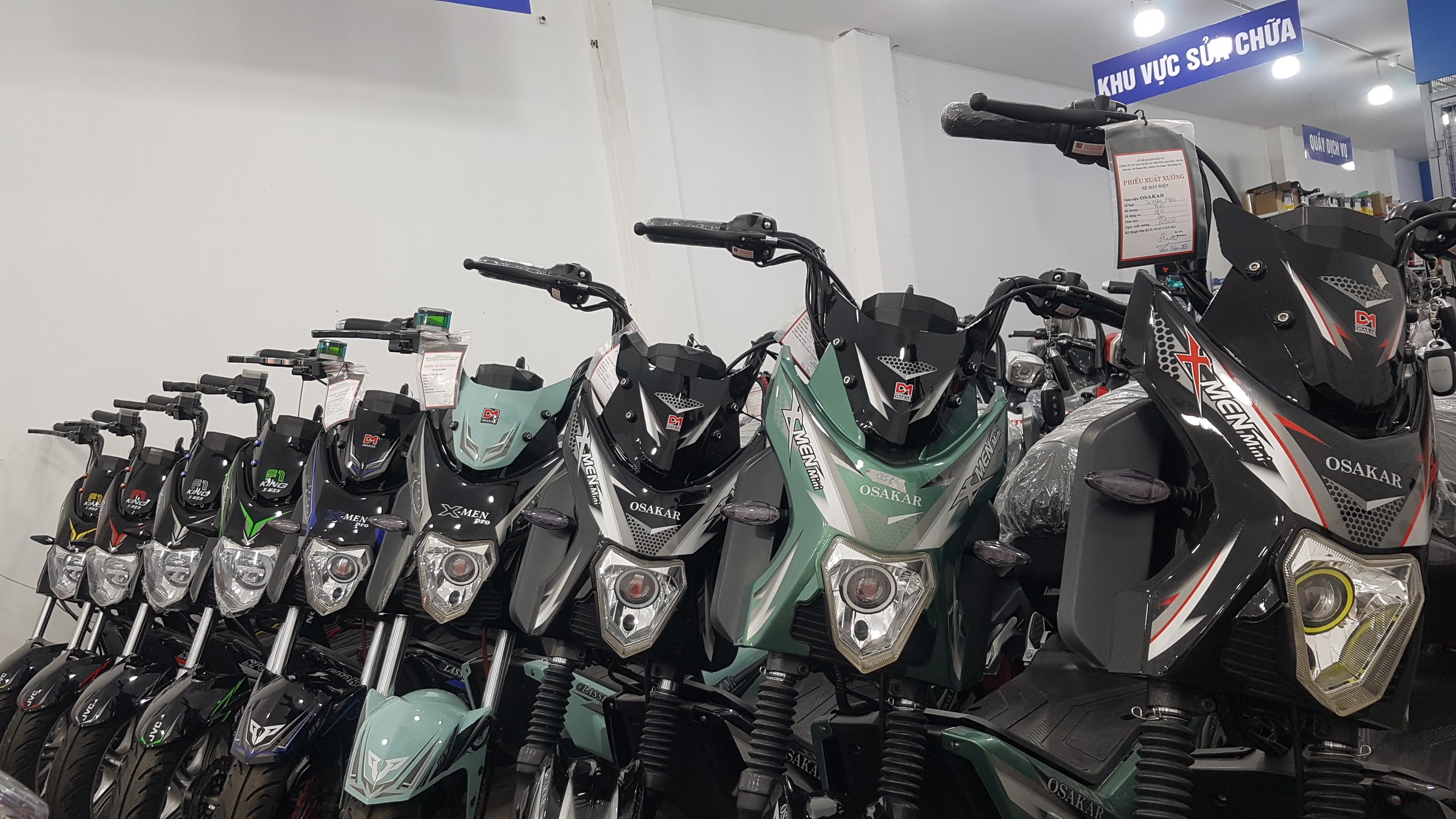 xe máy điện xmen các màu tại Xe điện Lan Anh