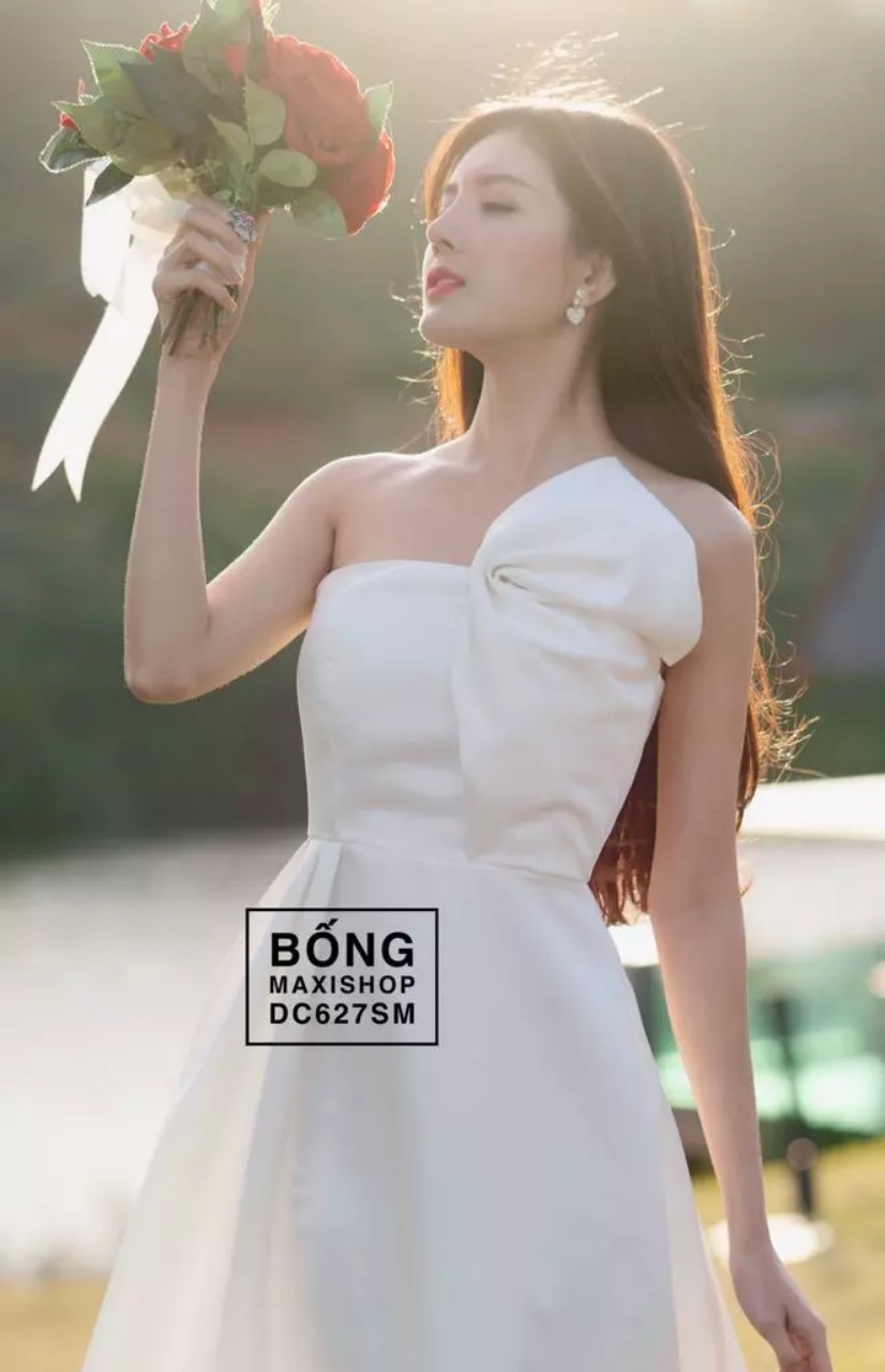 váy cưới gọn nhẹ có nơ ngực