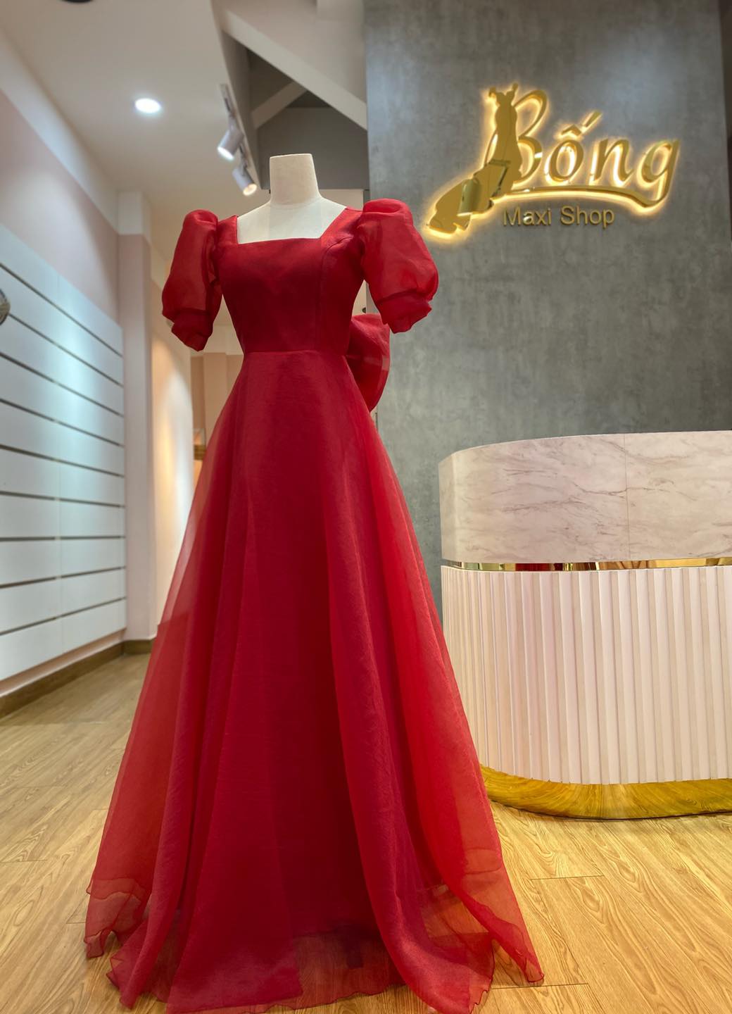 Váy Cưới Đầm Voan Xốp Cổ Vuông Lưng V Nơ DC620