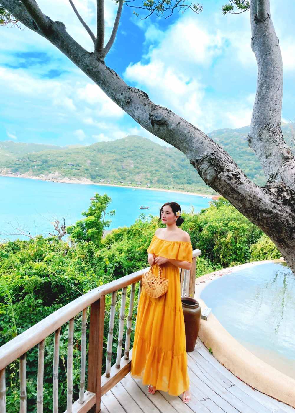 Váy maxi đi biển 2022 trễ vai - Đầm Maxi Set Áo Dây Rút Ngực Trắng DT73