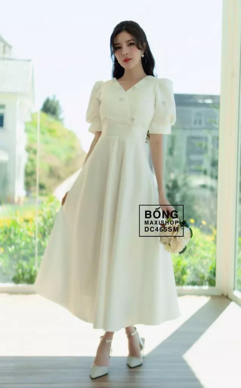 Váy cưới đơn giản cổ chữ v đính đá DC465