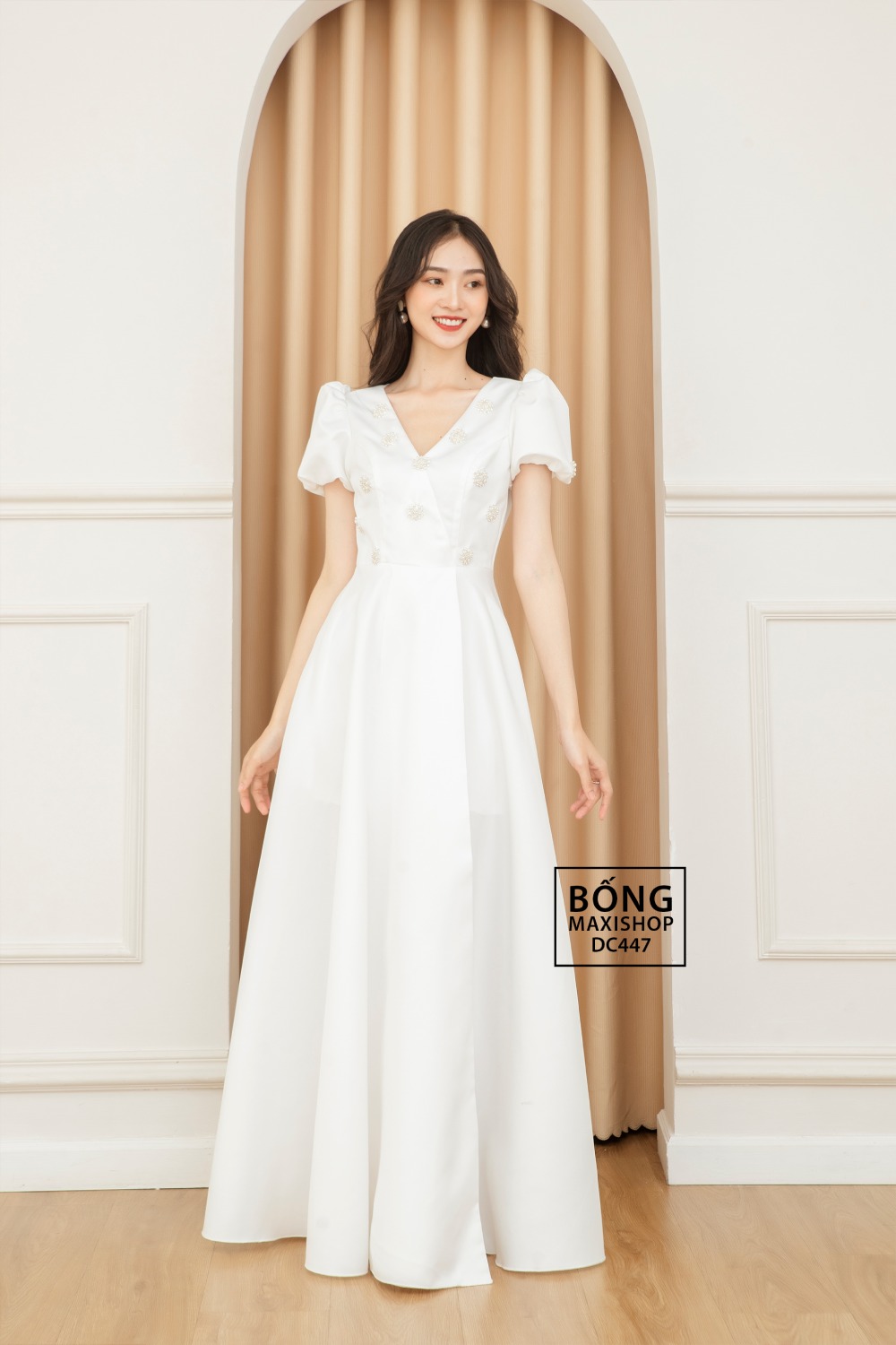 Áo cưới Hàn Quốc phi nhật trắng đính đá xẻ tà DC447