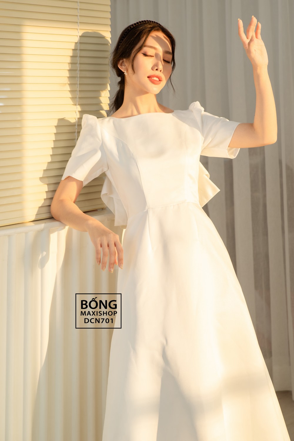 Mẫu áo cưới đẹp 2022 - Váy cưới phi nhật trắng suông nơ kép DCN701