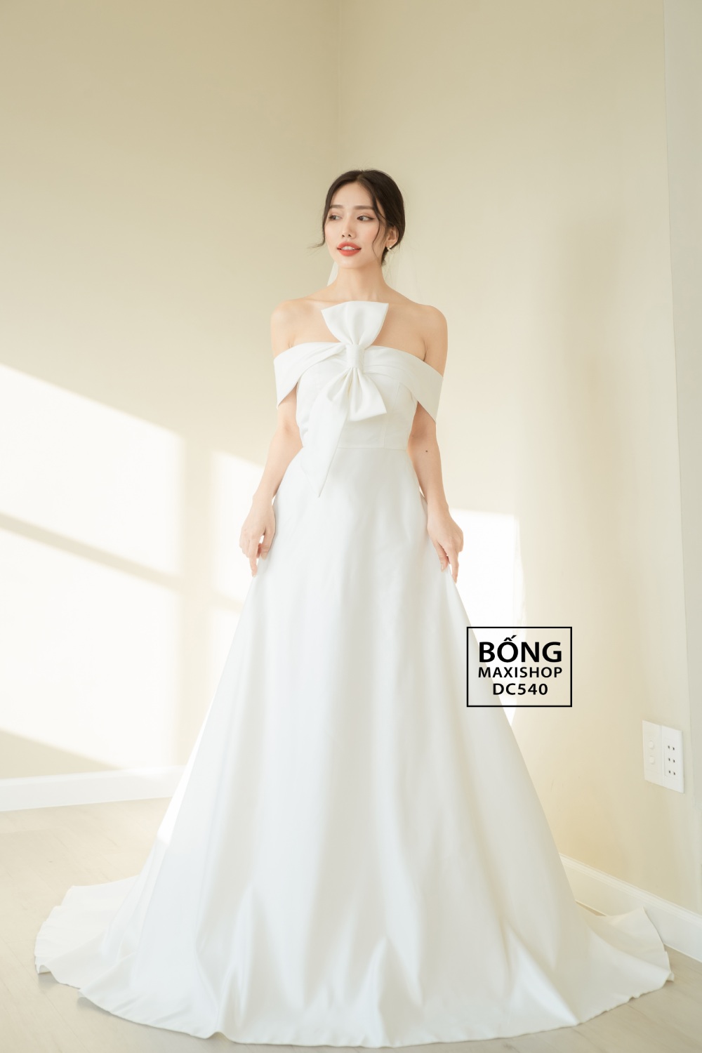 Áo cưới cao cấp phi nhật trắng trễ vai nơ xéo DC540