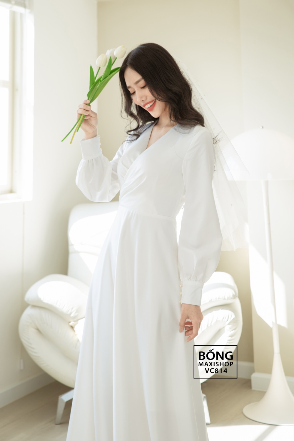 Áo cưới đẹp 2022 trắng lụa VC814 mang phong cách kín đáo tinh tế nhưng không kém phần sang trọng