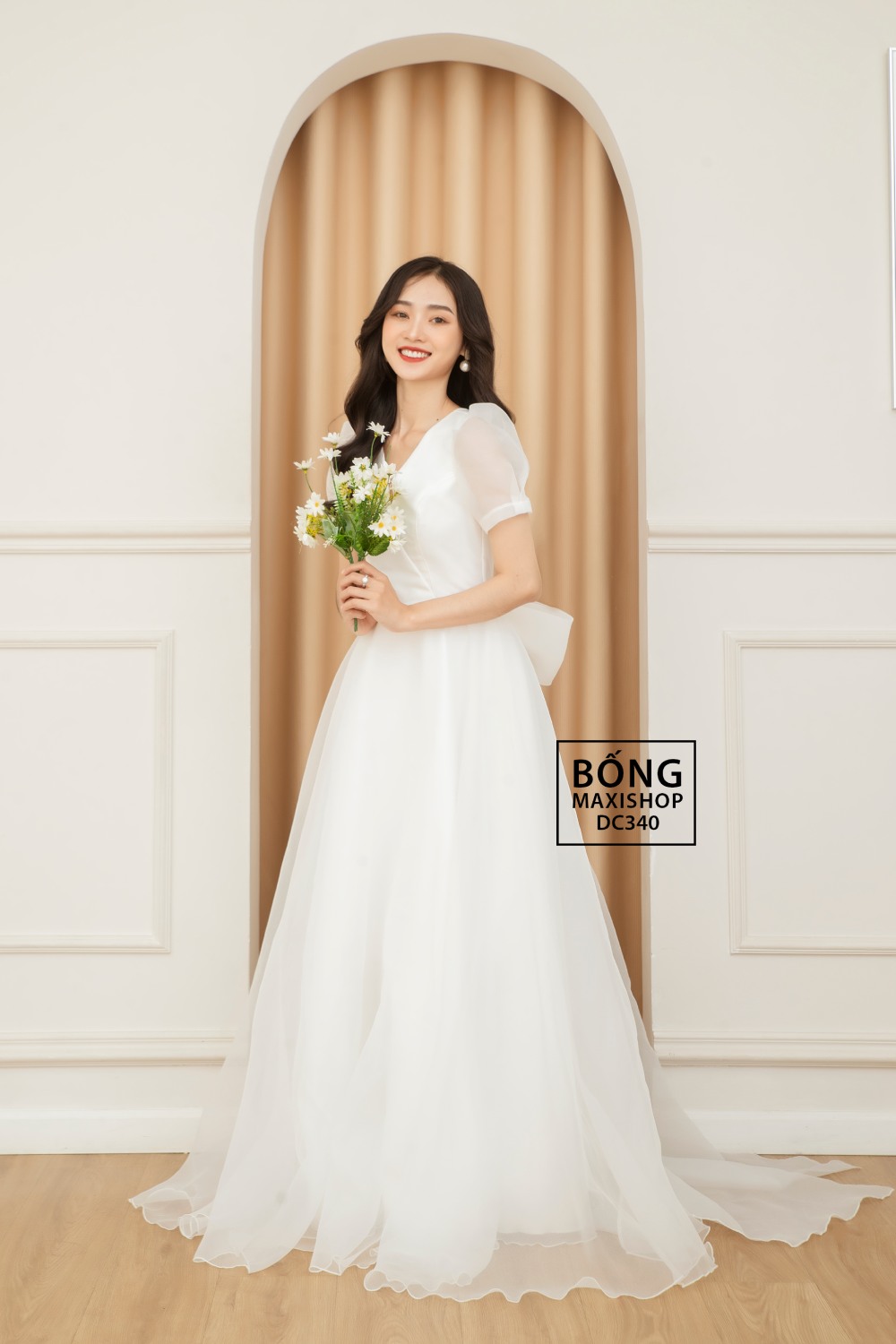 Áo cưới cao cấp trắng voan xốp cổ V kèm nơ DC340T trong trẻo và thơ mộng