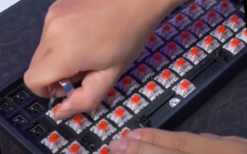 Tháo keycap vệ sinh bàn phím cơ chuyên sâu