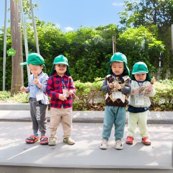 Bảo vệ cơ thể bé khi hoạt động ngoài trời