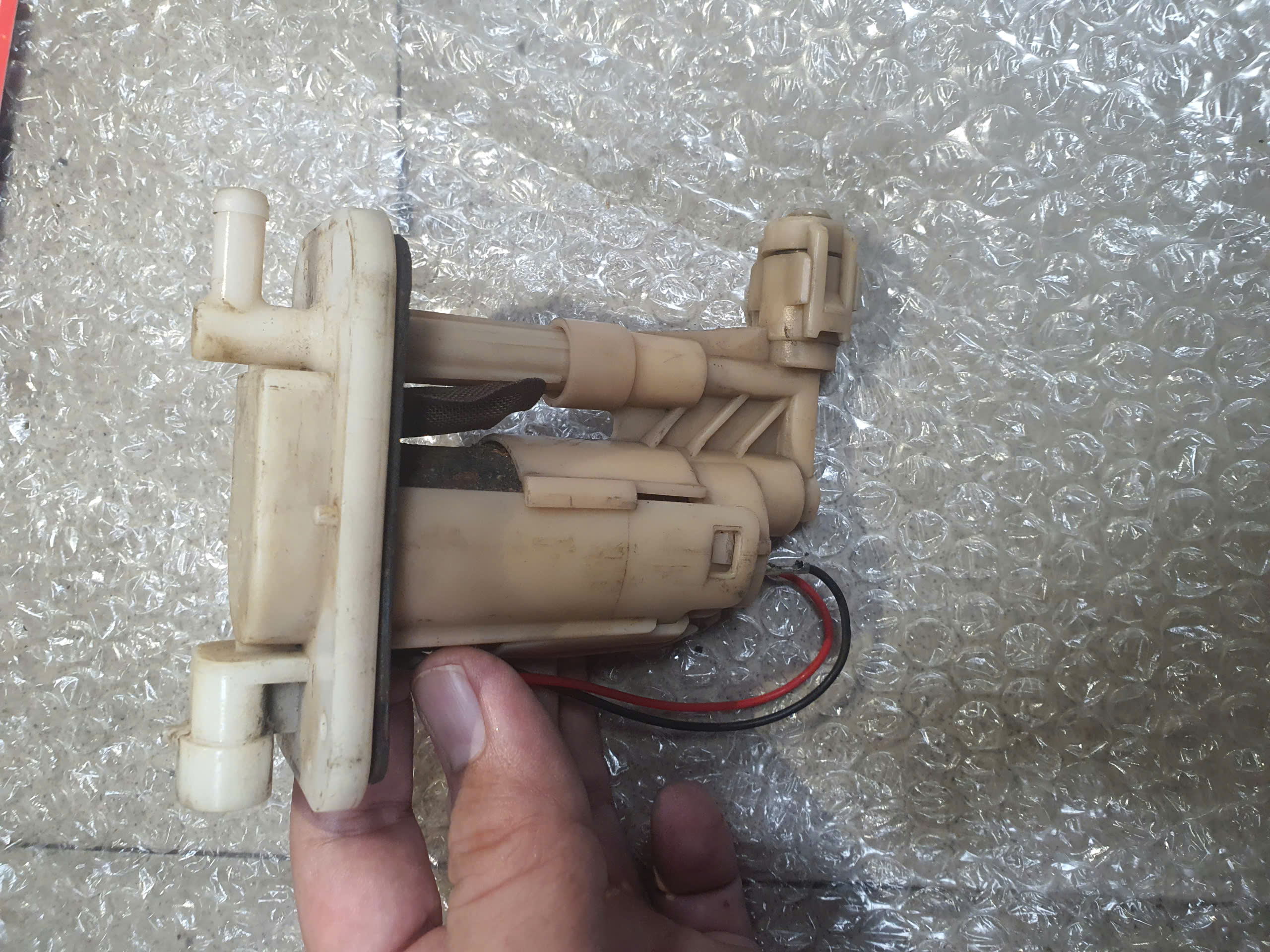 bom xang brixton bi hong