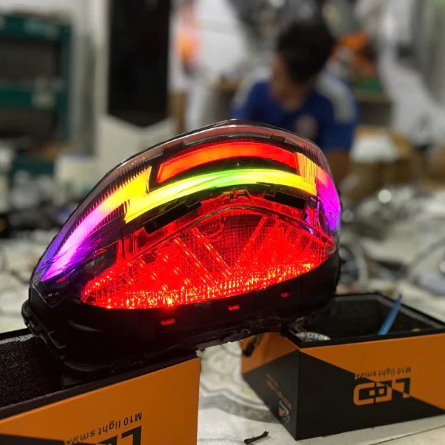 Đèn LED hậu SH 2025 xanh