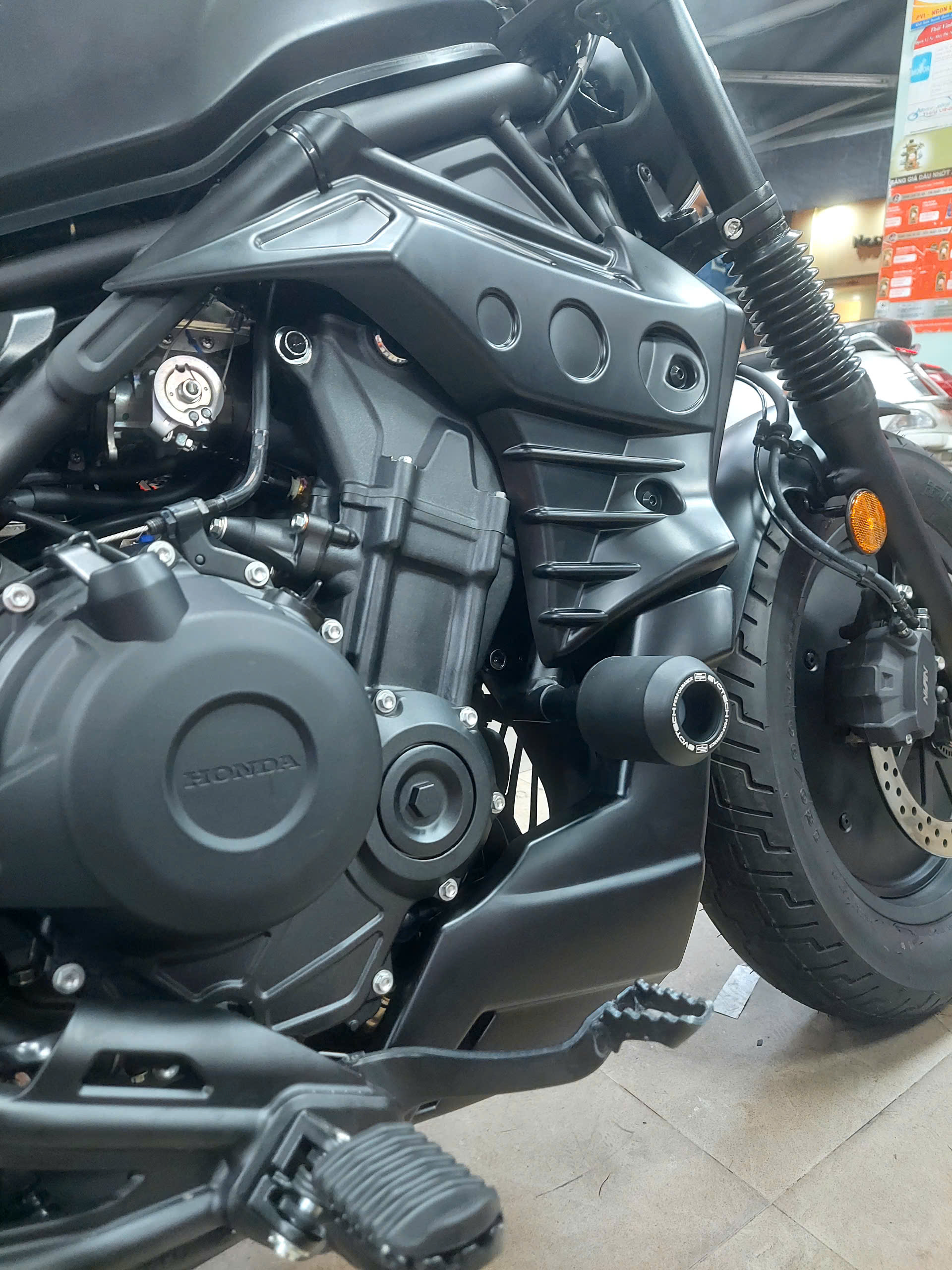 lap dat phu kien rebel tai cua hang thaivinhmotor 10