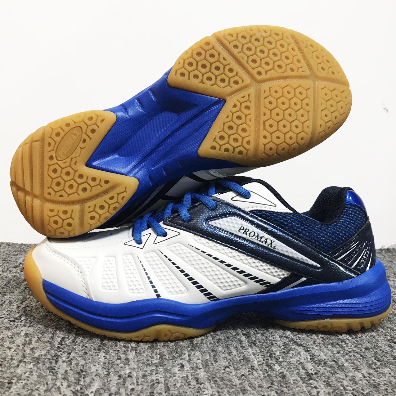 giay-bong-chuyen-gia-re-chinh-hang-real