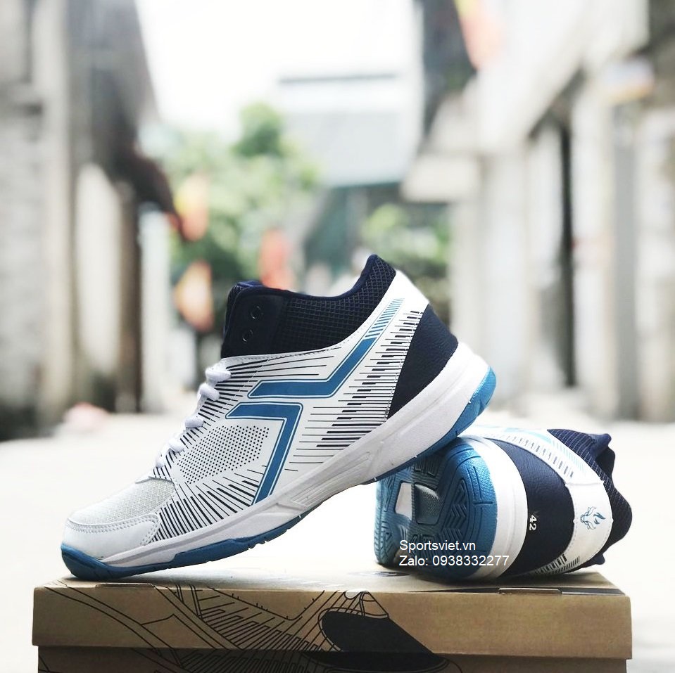 Giay-bong-chuyen-nam-cay-san-be-tong (1)