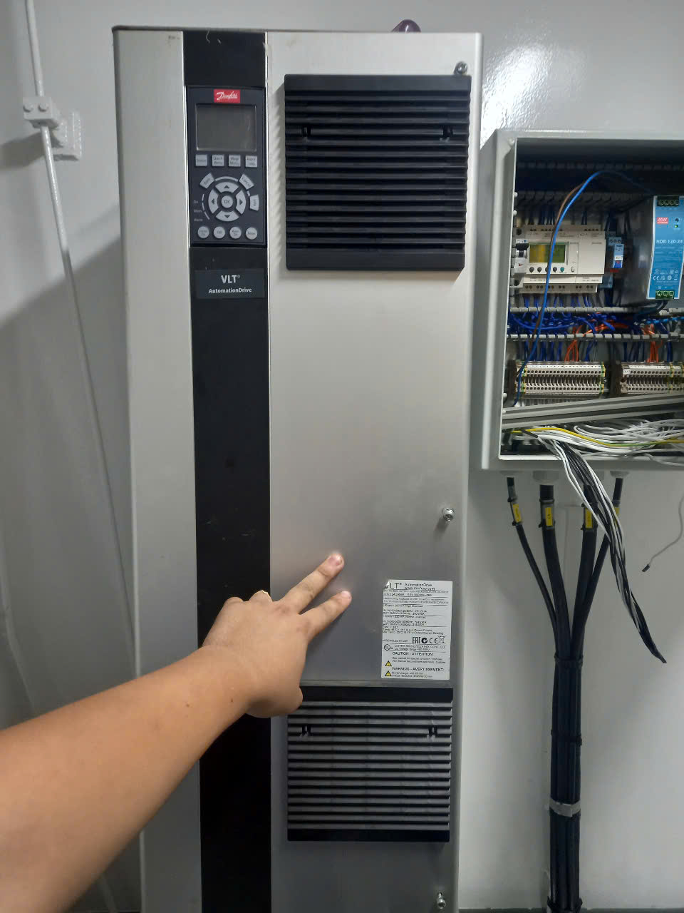 sua-chua-bien-tan-danfoss-2