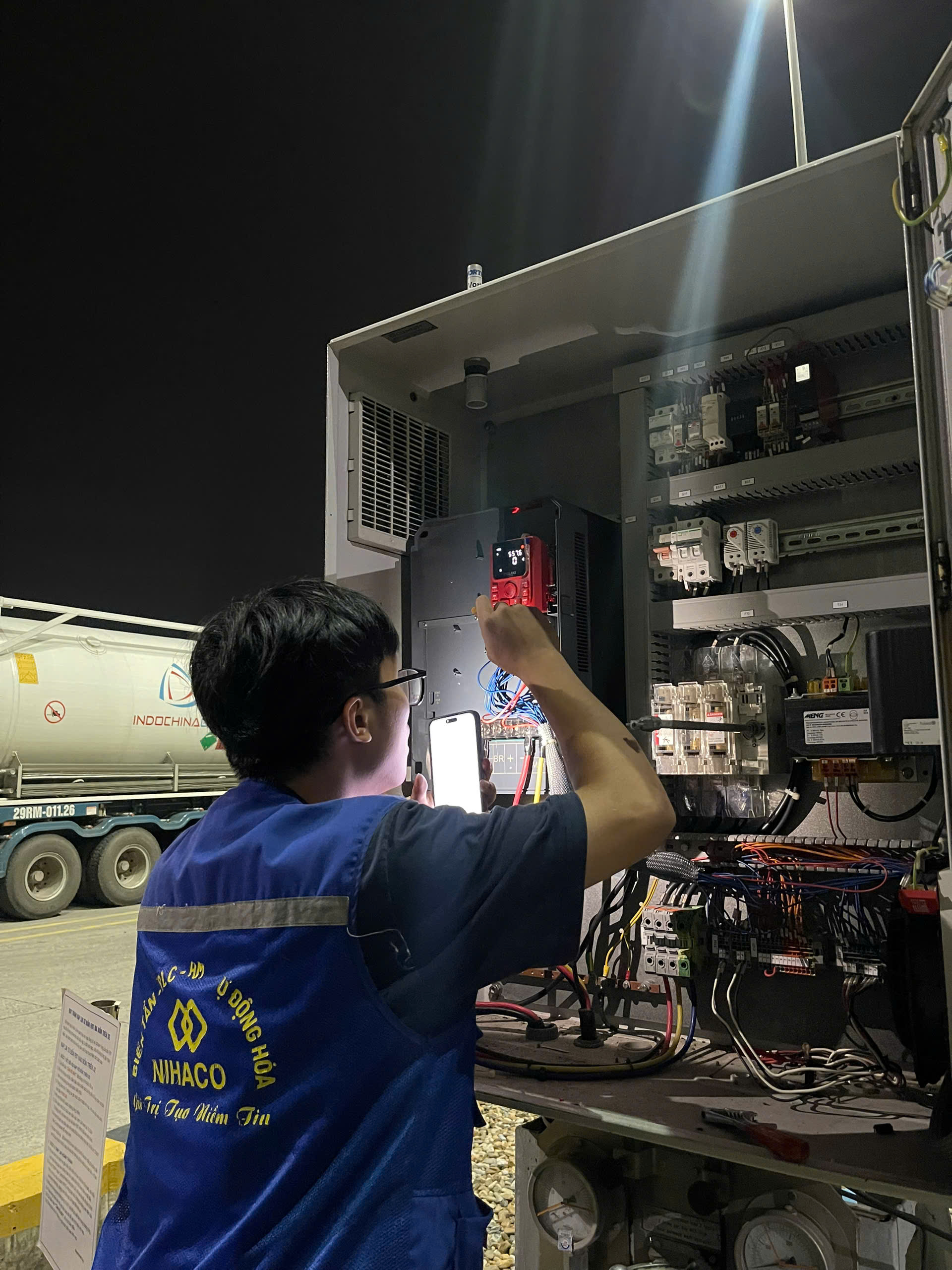 bien-tan-delixi-h500-9