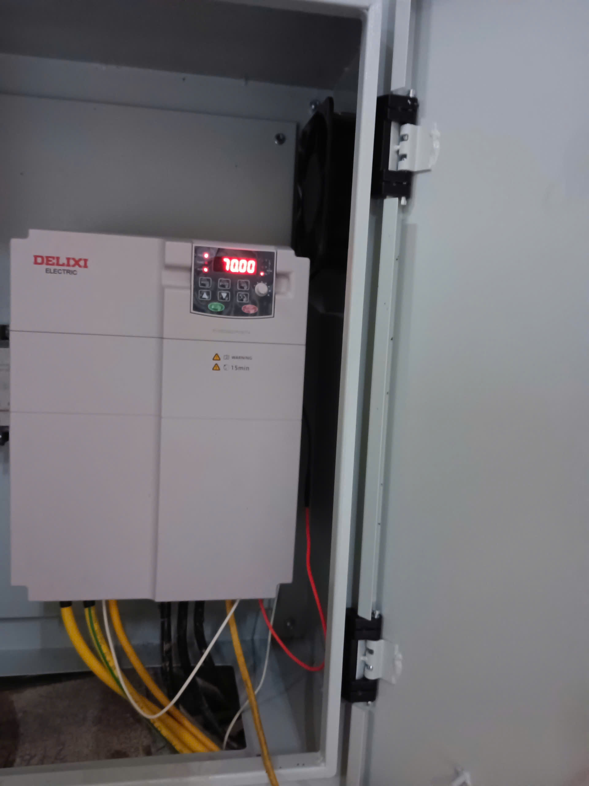 bien-tan-cho-quat-gio-nha-xuong-tai-thanh-hoa