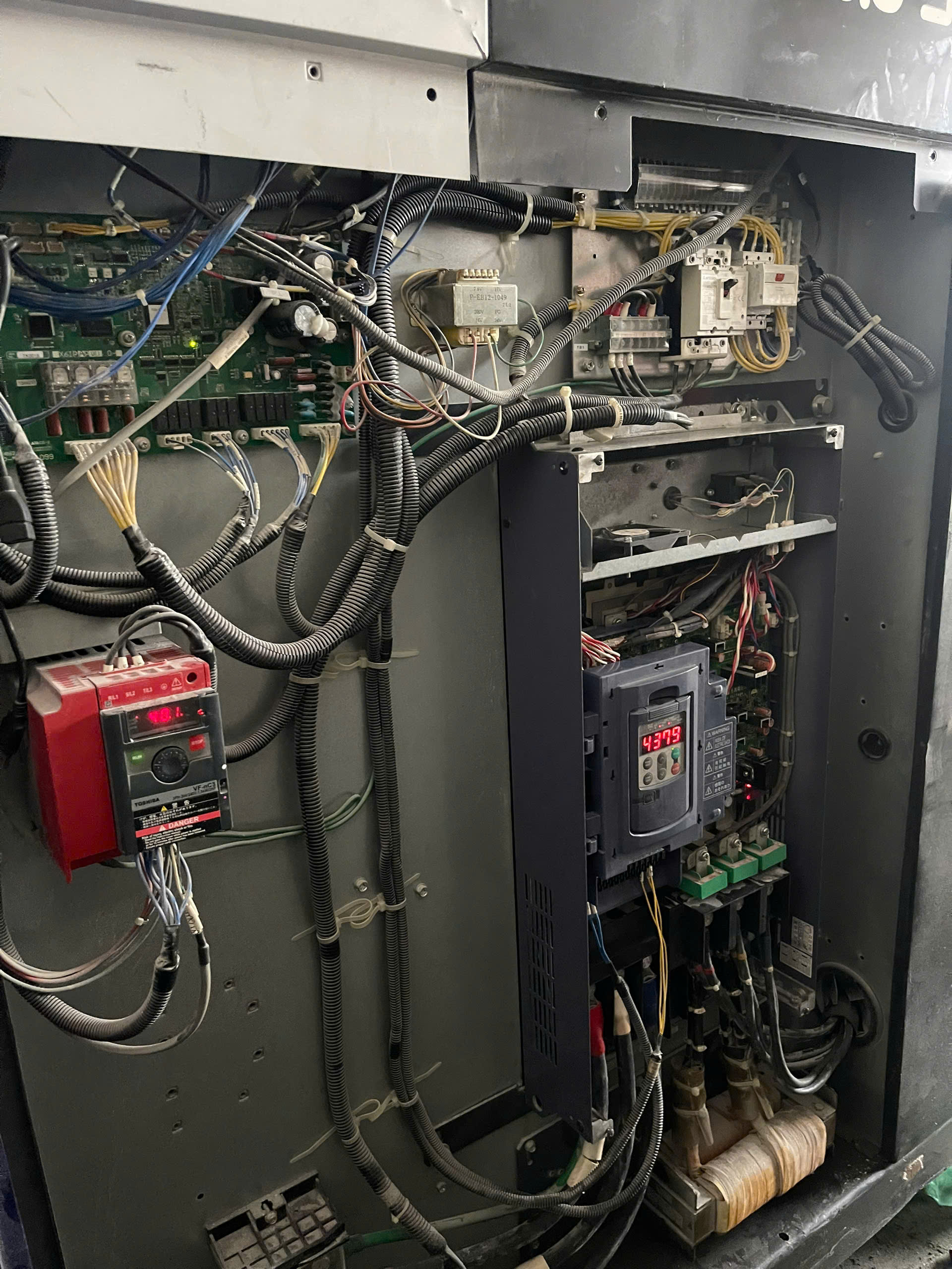 sua-chua-bien-tan-fuji-4